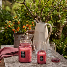 Load image into Gallery viewer, VOLUSPA Foraged Wildberry 100hr Candle