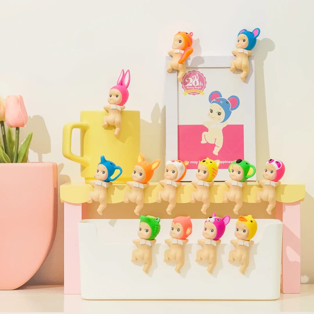 Sonny Angel Hippers Looking Back Series – Invite Me