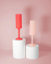 Load image into Gallery viewer, Porter Green Seff Unbreakable Silicone Champagne Flutes Cherry + Blush