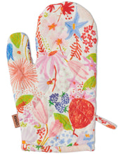 Load image into Gallery viewer, KIP & Co. Meandering Meadow Oven Mitt