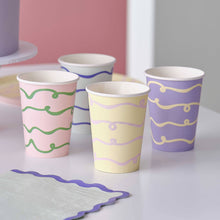 Load image into Gallery viewer, Wavy Pastel Party Cups (Pack 8)