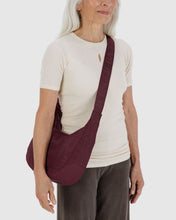 Load image into Gallery viewer, Baggu Medium Nylon Crescent Bag Mahogany