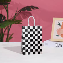 Load image into Gallery viewer, Black &amp; White Take Home Party Bag (Pack 4)