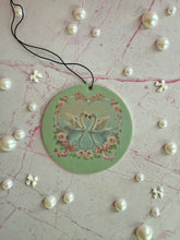 Load image into Gallery viewer, Swan Air Freshener