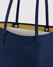 Load image into Gallery viewer, Baggu Medium Nylon Reversible Tote Navy Mix