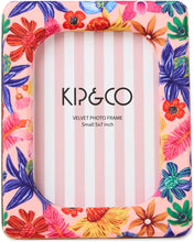 Load image into Gallery viewer, KIP &amp; Co. Wild Flowers In Bloom Photo Frame