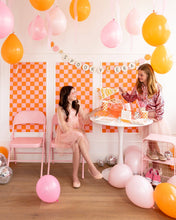 Load image into Gallery viewer, Checkered Party Cups (Pack 8)