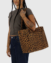 Load image into Gallery viewer, Baggu Small Cloud Carry-On Leopard
