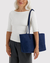 Load image into Gallery viewer, Baggu Medium Nylon Reversible Tote Navy Mix