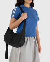 Load image into Gallery viewer, Baggu Medium Nylon Crescent Bag Black