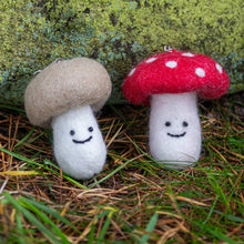 Load image into Gallery viewer, Felt Keychain - Red Mushroom Keyring