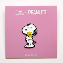 Load image into Gallery viewer, Peanuts Give Hugs Pin - Hugs