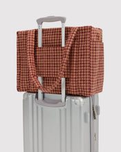 Load image into Gallery viewer, Baggu Small Cloud Carry-On Tan Houndstooth