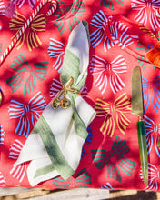 Load image into Gallery viewer, KIP &amp; Co. Festive Bow Table Cloth Round
