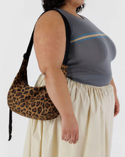 Load image into Gallery viewer, Baggu Medium Nylon Crescent Bag Leopard
