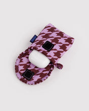 Load image into Gallery viewer, Baggu - Puffy Earbuds Case Pink Houndstooth