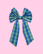 Load image into Gallery viewer, Eleanor Bowmer Wave Stripe Tree Bows (Set Of 3)