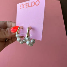 Load image into Gallery viewer, Emeldo Sally Pearl Hoops