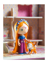 Load image into Gallery viewer, Bluchka &amp; Indie Caravan House with Tinyly Figurine &amp; Pet