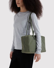 Load image into Gallery viewer, Baggu Medium Nylon Bowler Bag - Caper