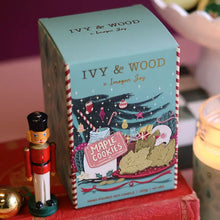 Load image into Gallery viewer, Ivy &amp; Wood Maple Cookies Limited Edition Christmas Candle
