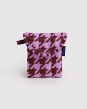 Load image into Gallery viewer, Baggu - Puffy Earbuds Case Pink Houndstooth