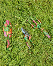 Load image into Gallery viewer, Kip&amp;Co. Veggie Soup Tools and Gloves Set