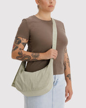 Load image into Gallery viewer, Baggu Medium Nylon Crescent Bag Celadon