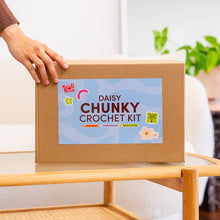 Load image into Gallery viewer, Craft Club Chunky Crochet Kit Daisy