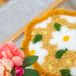 Craft Club DELIGHTFUL DAISIES  Rug Making Kit