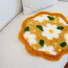 Load image into Gallery viewer, Craft Club DELIGHTFUL DAISIES  Rug Making Kit