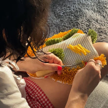 Load image into Gallery viewer, Craft Club DELIGHTFUL DAISIES  Rug Making Kit