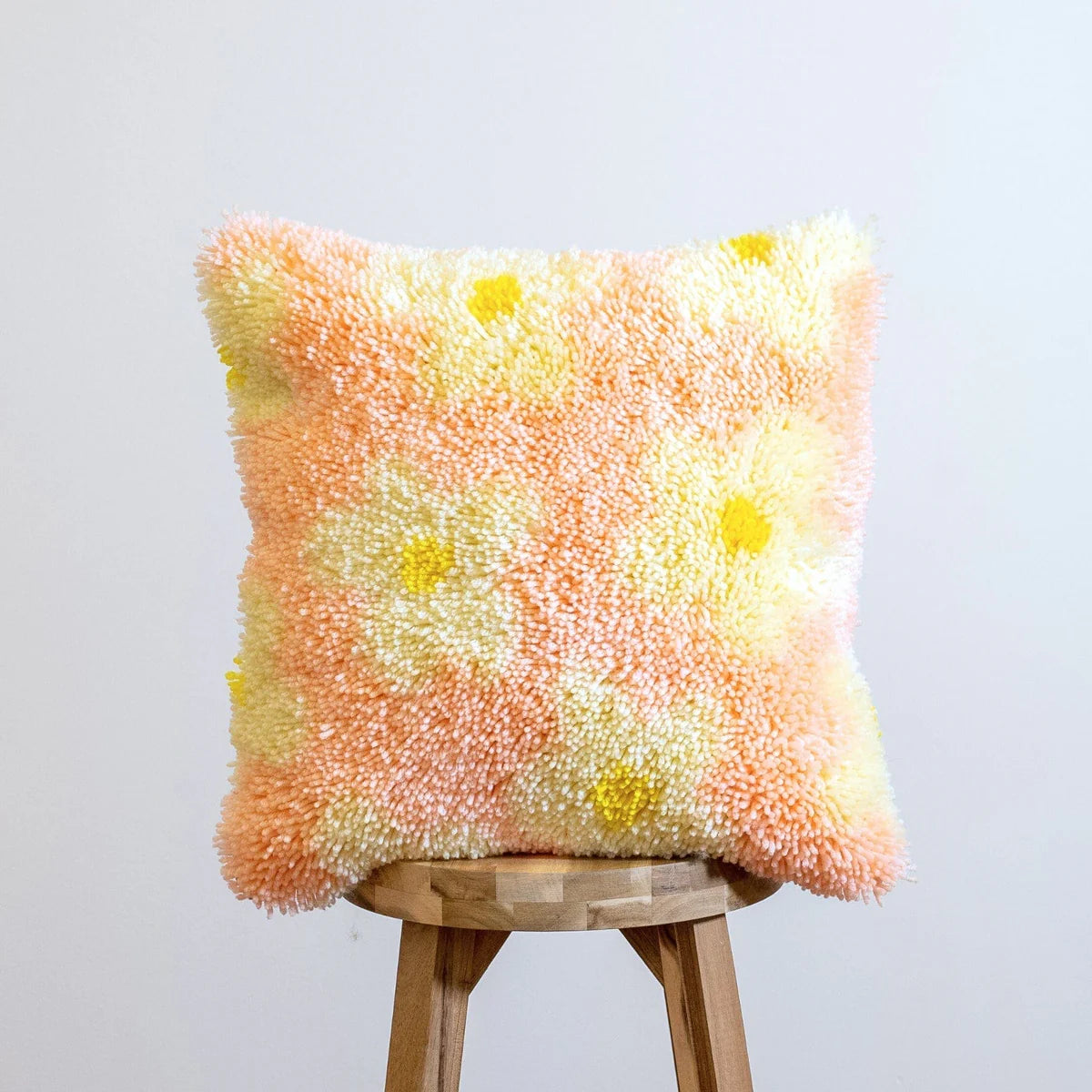 Craft Club DAISY Latch Hook Cushion Kit – Invite Me