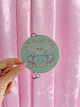 Load image into Gallery viewer, Swan Air Freshener