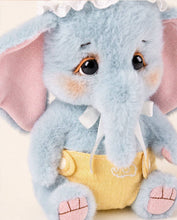 Load image into Gallery viewer, Bobo Nuts | Rubii Elephant