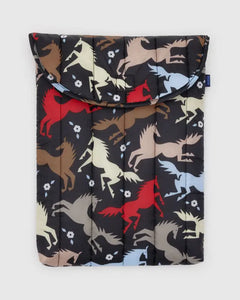 Baggu - Puffy Laptop sleeve 16" Horse Cut Outs