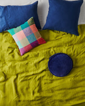 Load image into Gallery viewer, KIP &amp; Co.Navy Velvet Pea Cushion