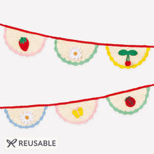 Load image into Gallery viewer, Meri Meri Crochet Scalloped Garland