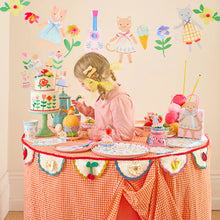 Load image into Gallery viewer, Meri Meri Crochet Scalloped Garland