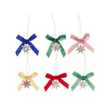 Load image into Gallery viewer, Meri Meri X Liberty Velvet Bow Crackers (Pack 6)