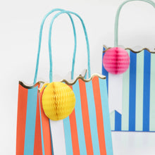 Load image into Gallery viewer, Stripe Party Bags (Pack 8)