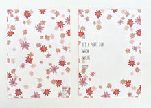 Load image into Gallery viewer, Floral Daisy Party Invites (Pack 10)